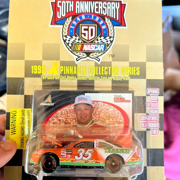 Nascar Racing Champions Inc. Lot of Stock car w/collector card and display stand - Picture 12 of 12